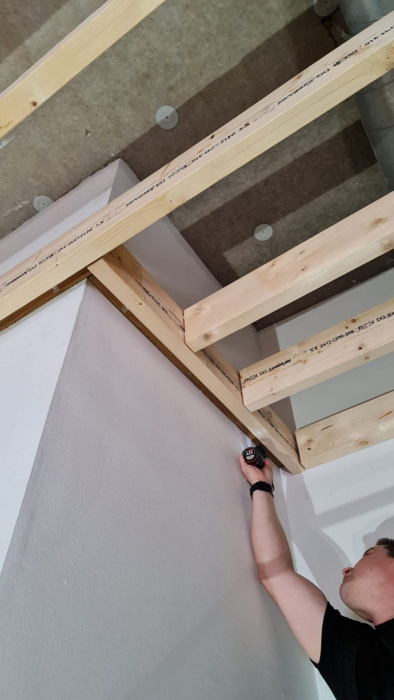 - LedStore Takbelysning med remsor börjar med indirekt ljus