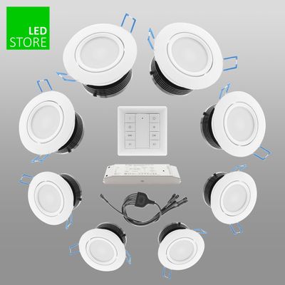 Valfri text: sju vita infällda LED-taklampor i en cirkulär konfiguration med kontrollpanel och ledningscentral; LED Store-logotyp i hörnet.