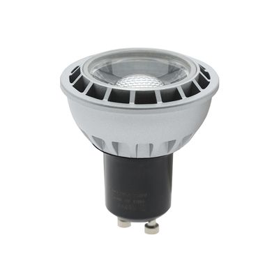Vit LED-lampa med GU10-sockel, sidovy med vit sockel. Energieffektiv belysning som passar för moderna utrymmen.
