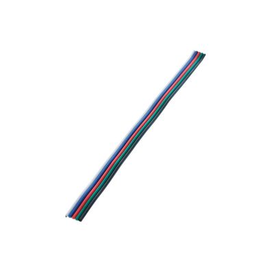 Alternative text: 'Flerfärgad LED-slinga med gröna, blå, röda och svarta trådar på vit botten för anslutning av LED-belysning.