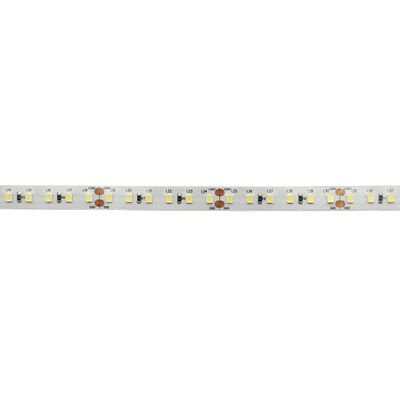 Närbild av ett vitt LED-ljusband med enskilda LED-lampor och kopparkontakter för effektiv belysning.