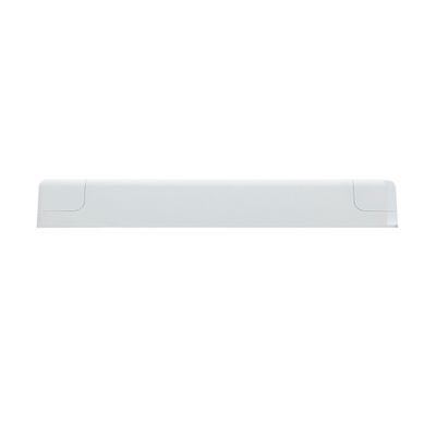 LED-panelarmatur med en elegant rektangulär design och mjuka rundade hörn, perfekt för moderna interiörer med vit bakgrund.