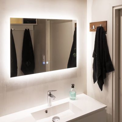 LED-spegellampa för badrum — HALO 800 CCT 2.0, vattentålig IP55, 14W, 3000-4300-6900K, hög CRI97 Horisontell
