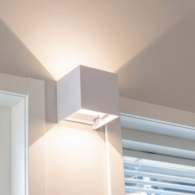 Dimbar LED-väggarmatur FUNK, justerbar öppningsvinkel, 3500K, IP65, vit