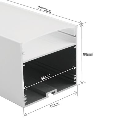 Schematisk bild av en vit rektangulär kanal för LED-belysning, mått: 90x80x2000mm, invändig bredd 80mm. Idealisk för effektiva belysningsinstallationer.