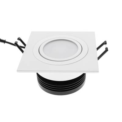 Kvadratisk infälld LED-armatur med vit dekor och justerbara fästen; energieffektiv belysning för moderna interiörer.