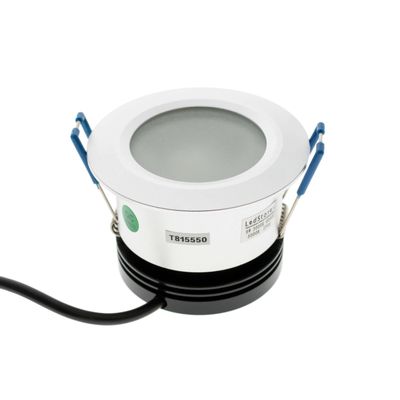 Rund LED-taklampa T815550 med vit kant, svart bas, blå klämma och svart nätsladd. Perfekt för moderna belysningslösningar i hemmet.