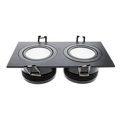 Svart rektangulär infälld taklampa med två runda LED-lampor och fästen för moderna interiörer.