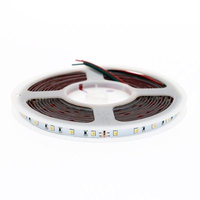 Lindade LED-lampor med synliga dioder och röda och svarta kablar är idealiska för effektiva belysningslösningar.