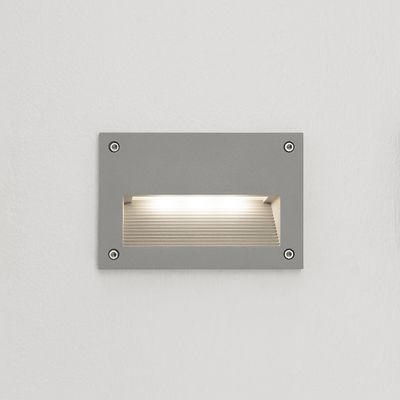 LED-utomhusbelysning - IN-WALL OUT 2 grå, 3W, infälld i vägg eller trappor.