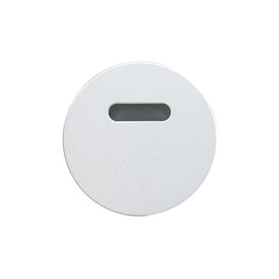 Rund platt silverfärgad LED-armatur med ovala spår, perfekt för moderna belysningslösningar.