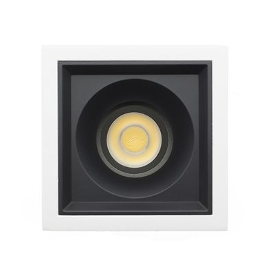 Rektangulär infälld taklampa med rund LED-lampa, svart och vit stomme, modern design för effektiv belysning. Perfekt för belysning i hemmet eller på kontoret.
