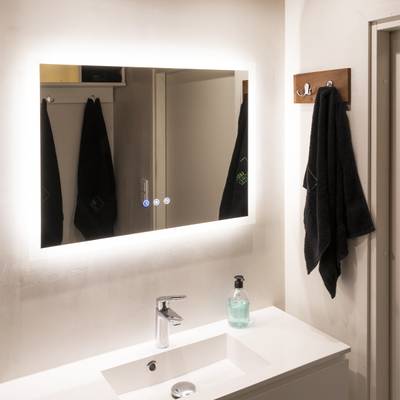Rektangulär LED-spegel med ljus - HALO 800 CCT, IP55, 15W, 3000-4000-5500K, CRI95 Rektangulär LED-spegel med ljus - HALO 800 CCT, IP55, 15W, 3000-4000-5500K, CRI95