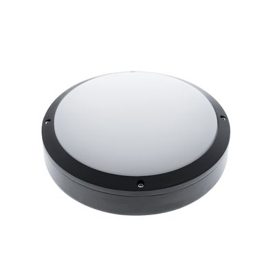 Modern rund svart LED-taklampa med vit diffusor, perfekt för att förbättra belysningen i alla rum.