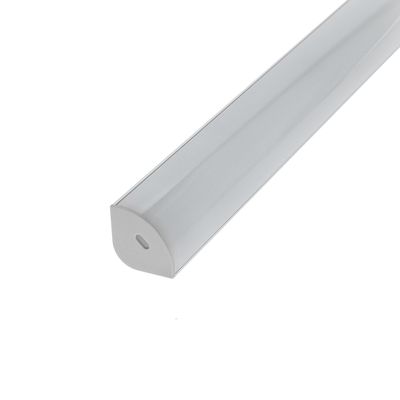Närbild av en grå halvcirkelformad väggstötfångare med rundad kant, perfekt för modern LED-belysningsdesign.