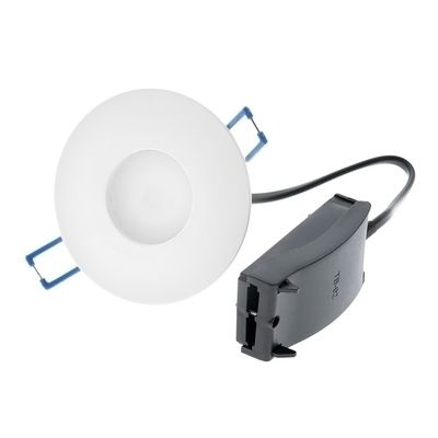 Rund infälld LED-taklampa, vit kant, svart kontaktdon, blå clips på vit bakgrund