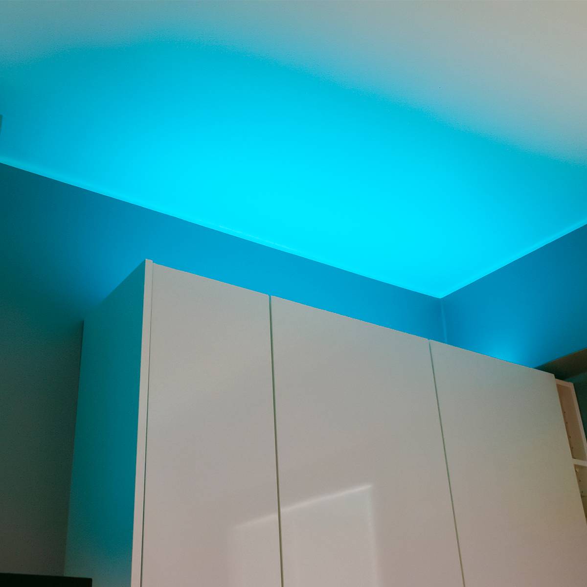 Färgkoordinering i köket med RGB-band