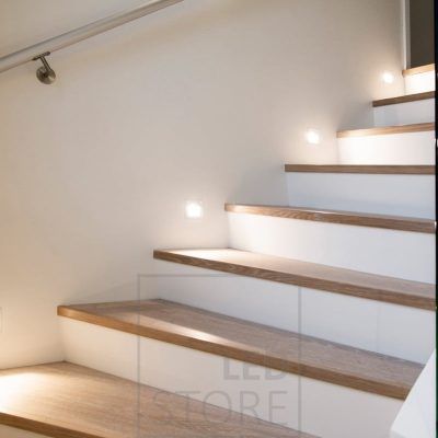 Inbyggd infälld vägglampa Inbyggd infälld vägglampa