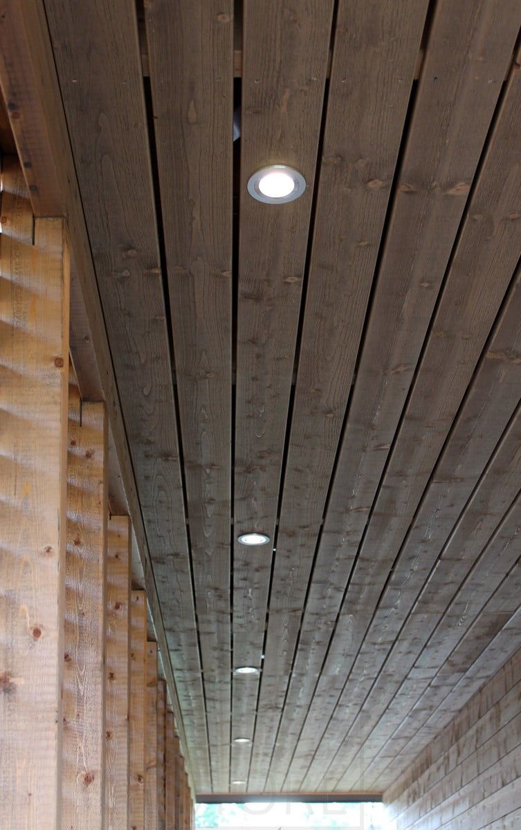 Bostadsmässan 2014: R023 strålkastare i borstad aluminium på terrasstak i linje. Ledstore.fi
