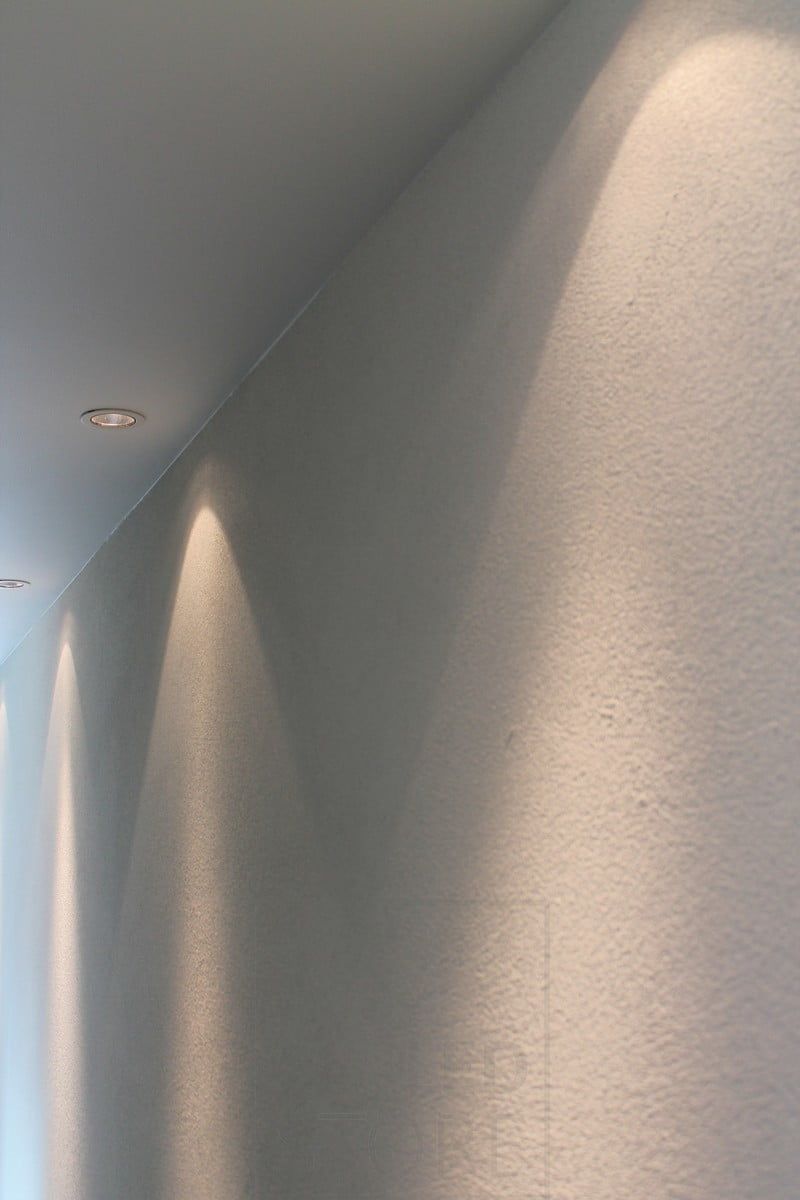 Bostadsmässan 2014: R023 spots installerade bredvid väggen. Ledstore.fi