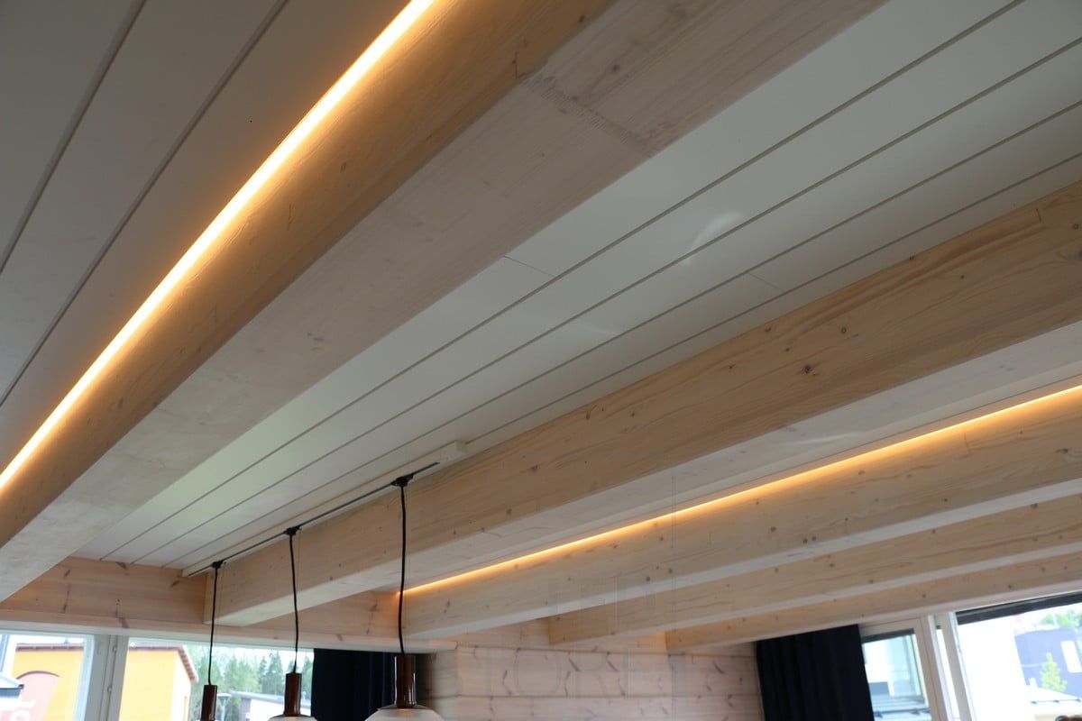 Bostadsmässan 2015: Ledband på sidan av en balk i en hörnprofil. Ledstore.fi