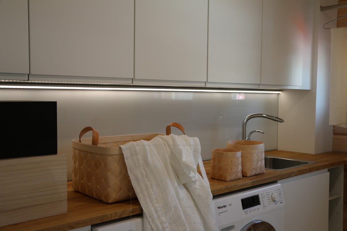 Bostadsmässan 2015: bänkbelysning i tvättstugan med LED-list. Ledstore.fi