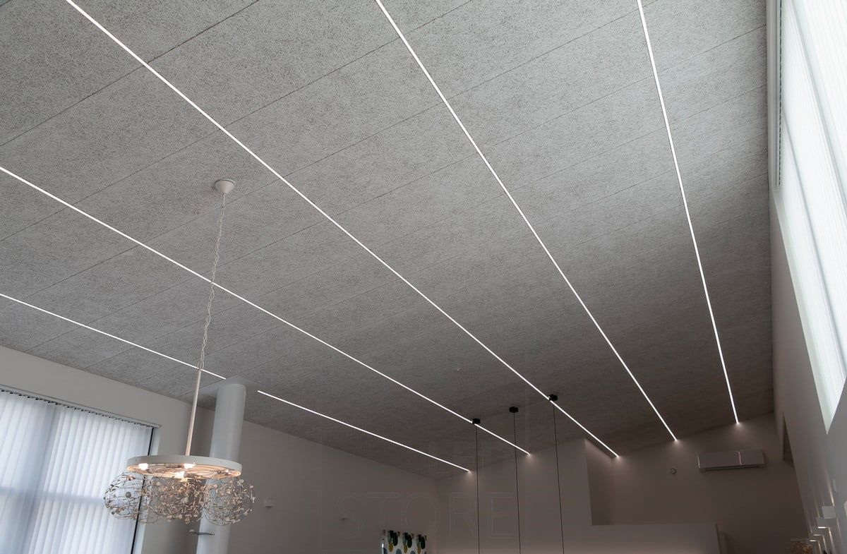Bostadsmässan 2018: en smal inverterad profil installerad mellan akustikpanelerna i Konto. Ledstore.fi