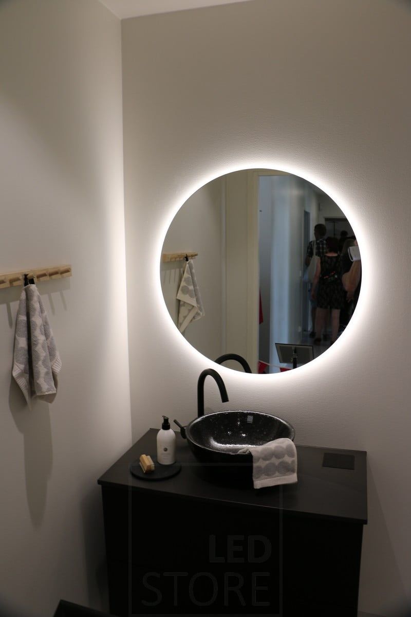 Bostadsmässan 2019: Bakgrundsbelyst rund spegel. Ledstore.fi