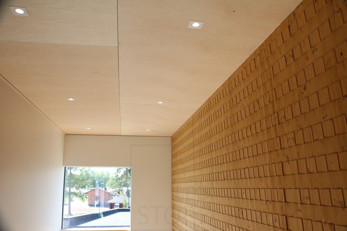 Bostadsmässa 2019: KANTTI led spots på plywoodtak. Ledstore.fi