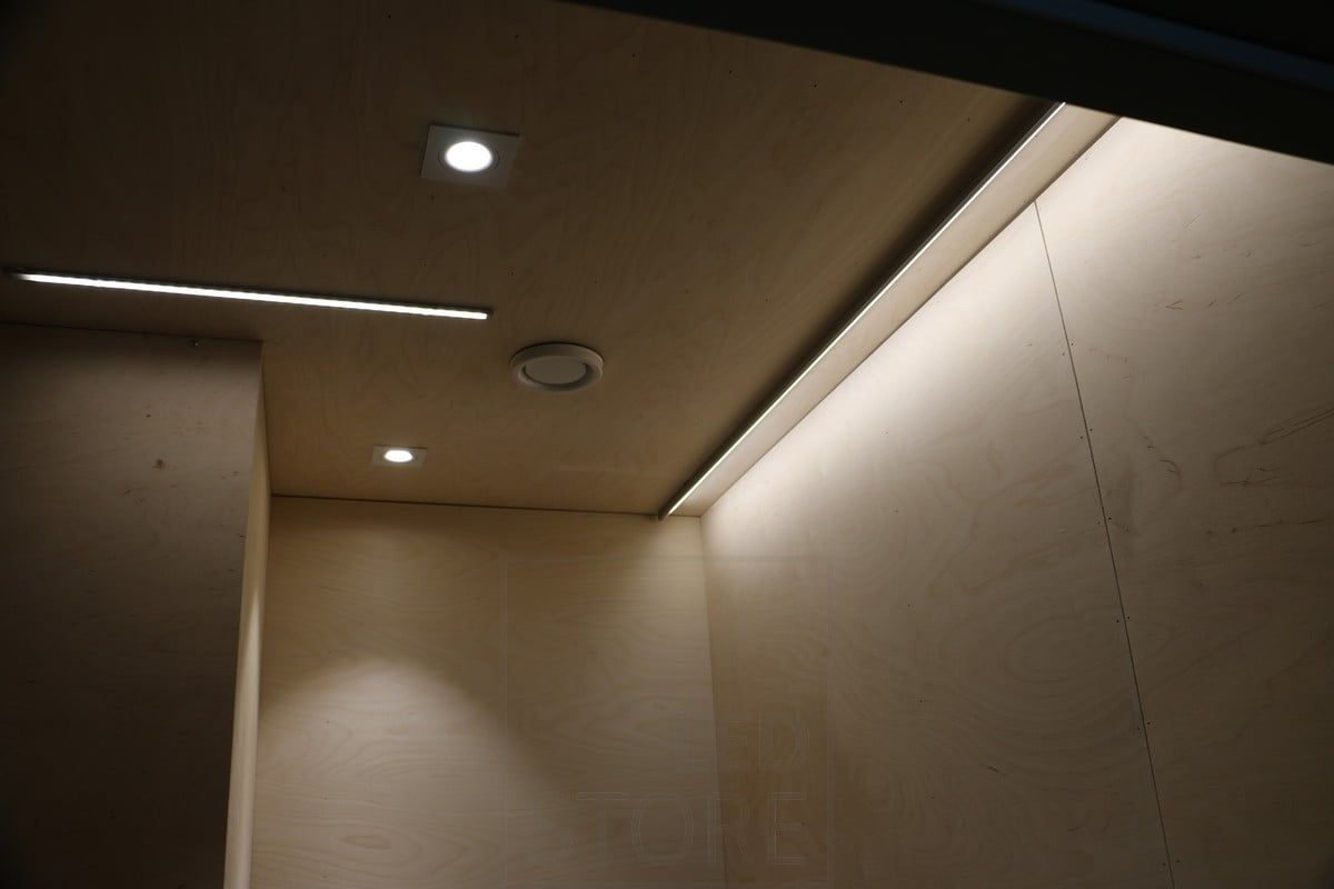 Bostadsmässa 2019: Mångsidig belysning med LED-lampor. Led-lampor i kombination med spotbelysning. Ledstore.fi