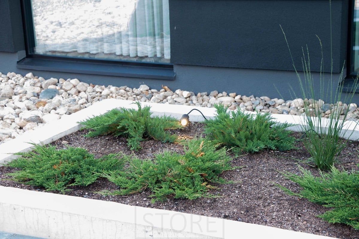 Housing Fair 2022: TILT lergodsarmatur i en blomlåda. Ledstore.fi