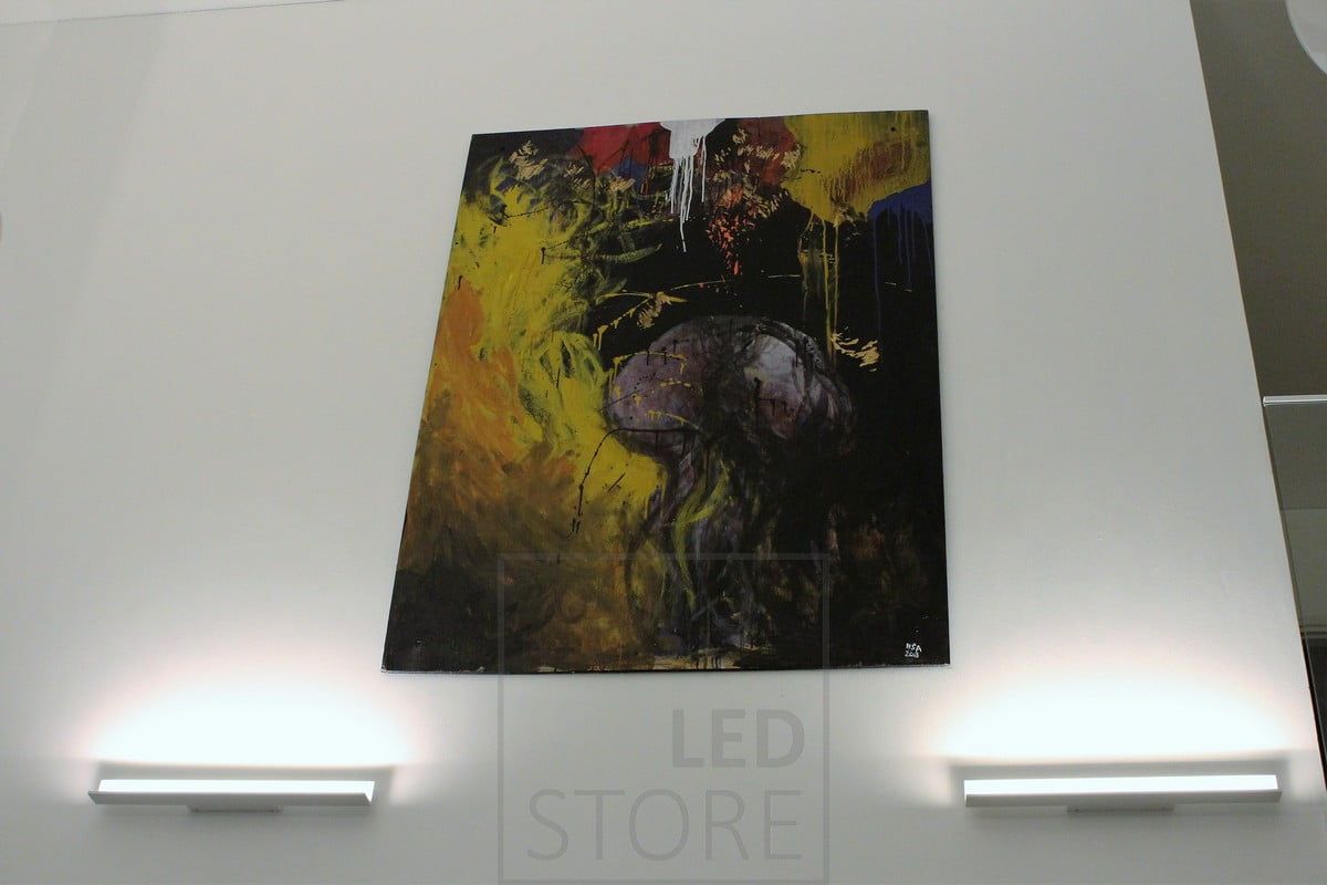 Med Led WALL BLADE kan du också enkelt skapa indirekt belysning genom att placera den så att ljuset riktas uppåt. Ledstore.fi
