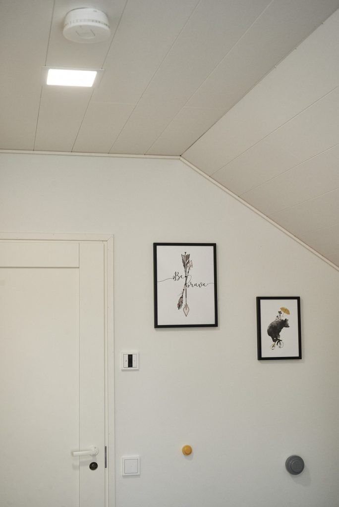 LED Stores logotyp: en vit kvadrat med texten "LED STORE" på en grön bakgrund, som lyfter fram energieffektiva belysningslösningar.