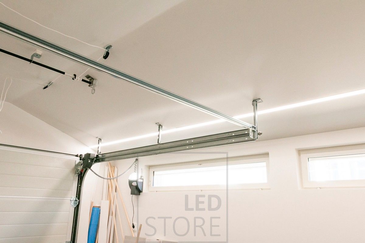 Infälld led-profil 35/44mm för garagetak. Profil med dubbla band.