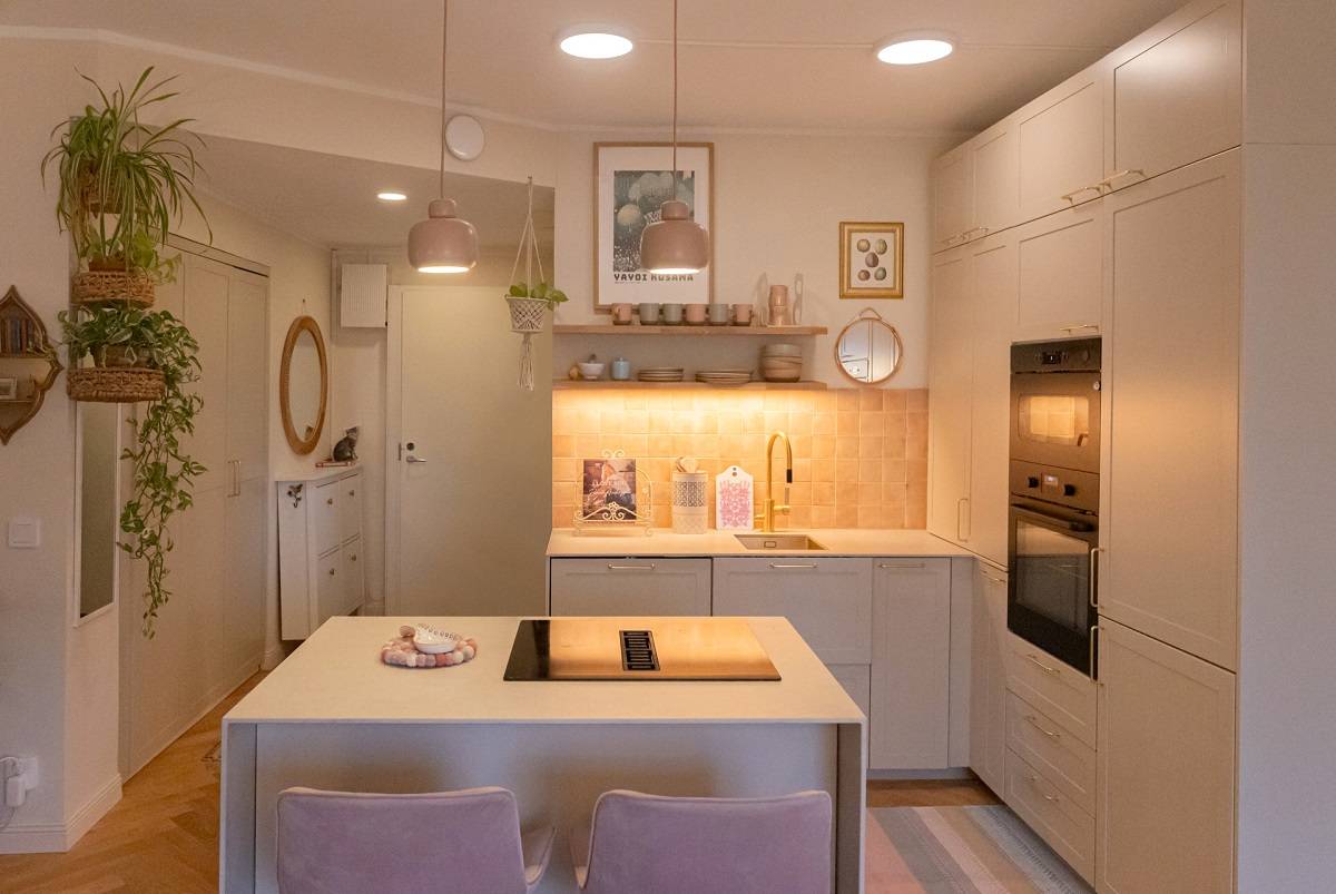 Alla lampor i lägenheten har en varm färgtemperatur på 3000K