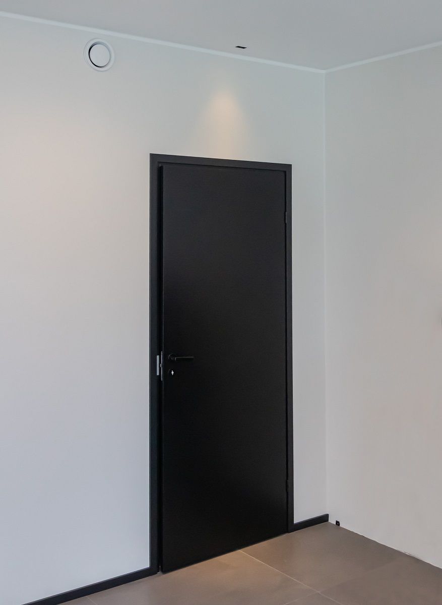 LINJA2 LED-downlight infälld på det övre dörrhandtaget