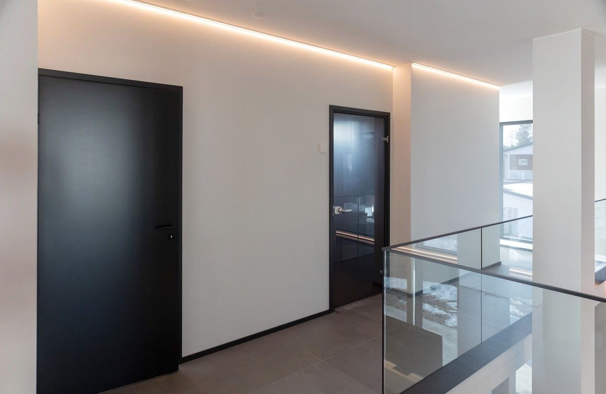 LED-list runt kanten av väggen