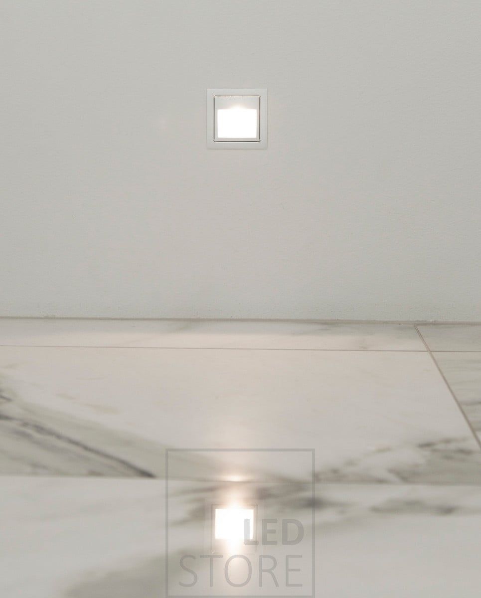 Led IN-WALL trapphuslampa lyser upp med mjukt och stämningsfullt ljus. Den infällda vägglampan är modern, enkel och elegant. Ledstore.fi