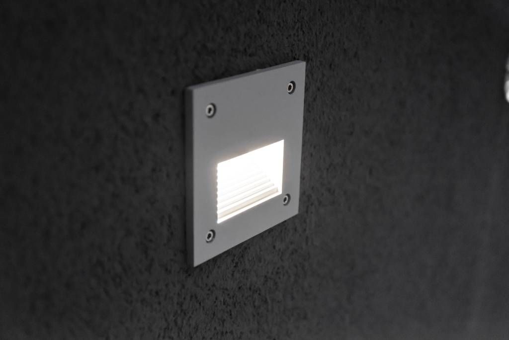 Inwall vägglampa i sockel. LedStore.fi