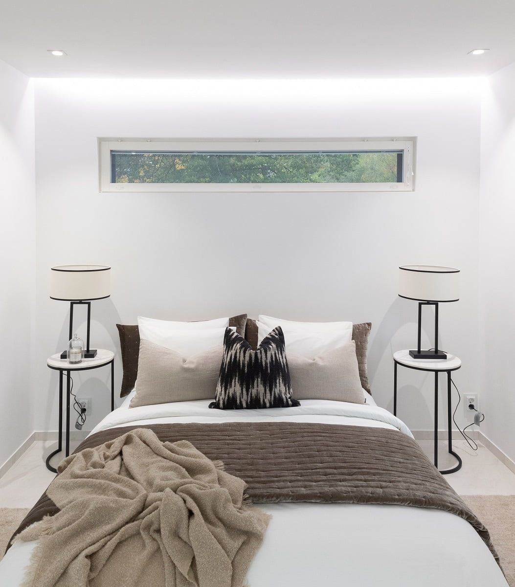 Den gröna bakgrunden har en vit kvadrat med texten "LED STORE", som lyfter fram miljövänliga LED-belysningslösningar.