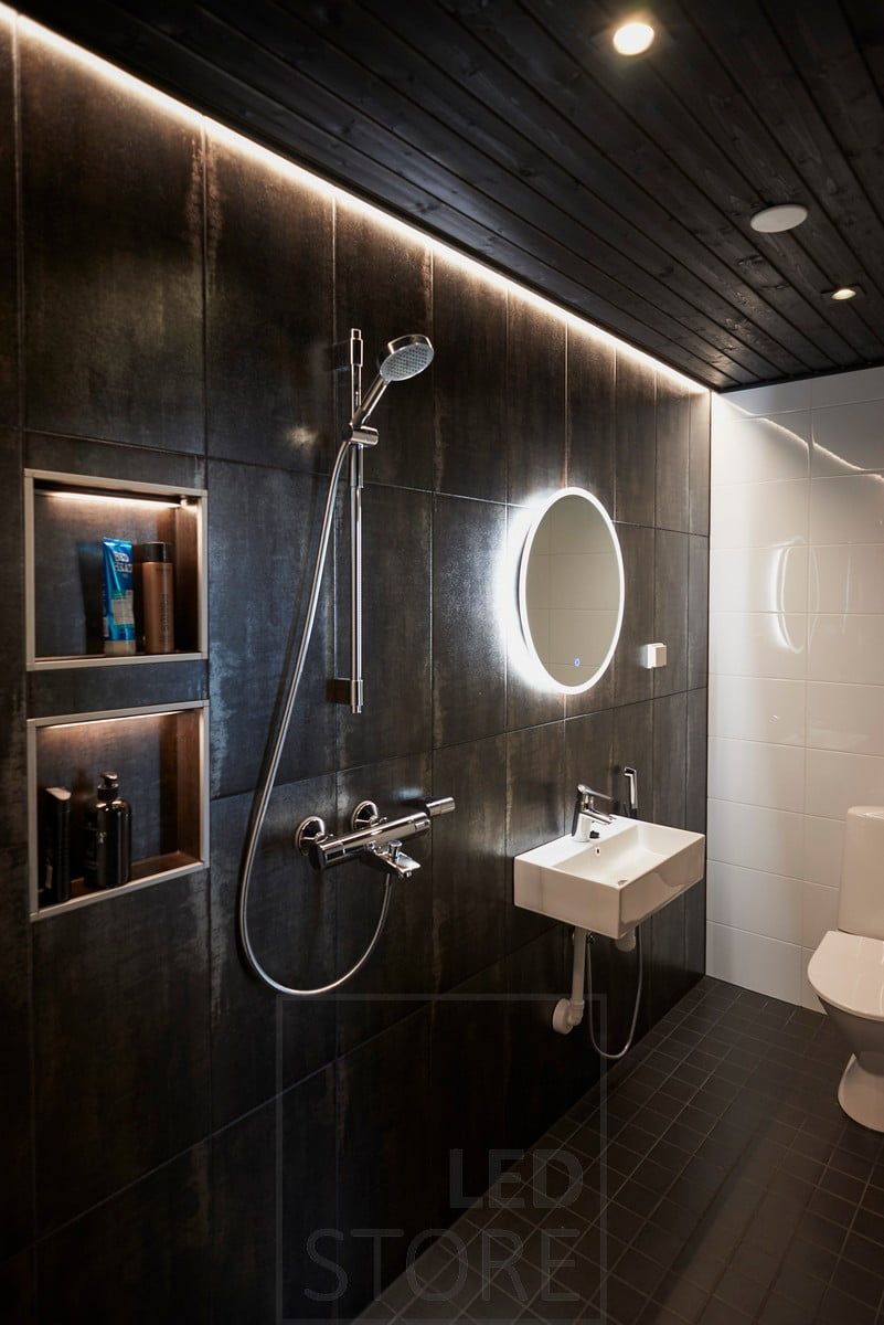 Mångsidig badrumsbelysning med LED-lister, LED-spotlights och LED-ljusspeglar. Ledstore.fi