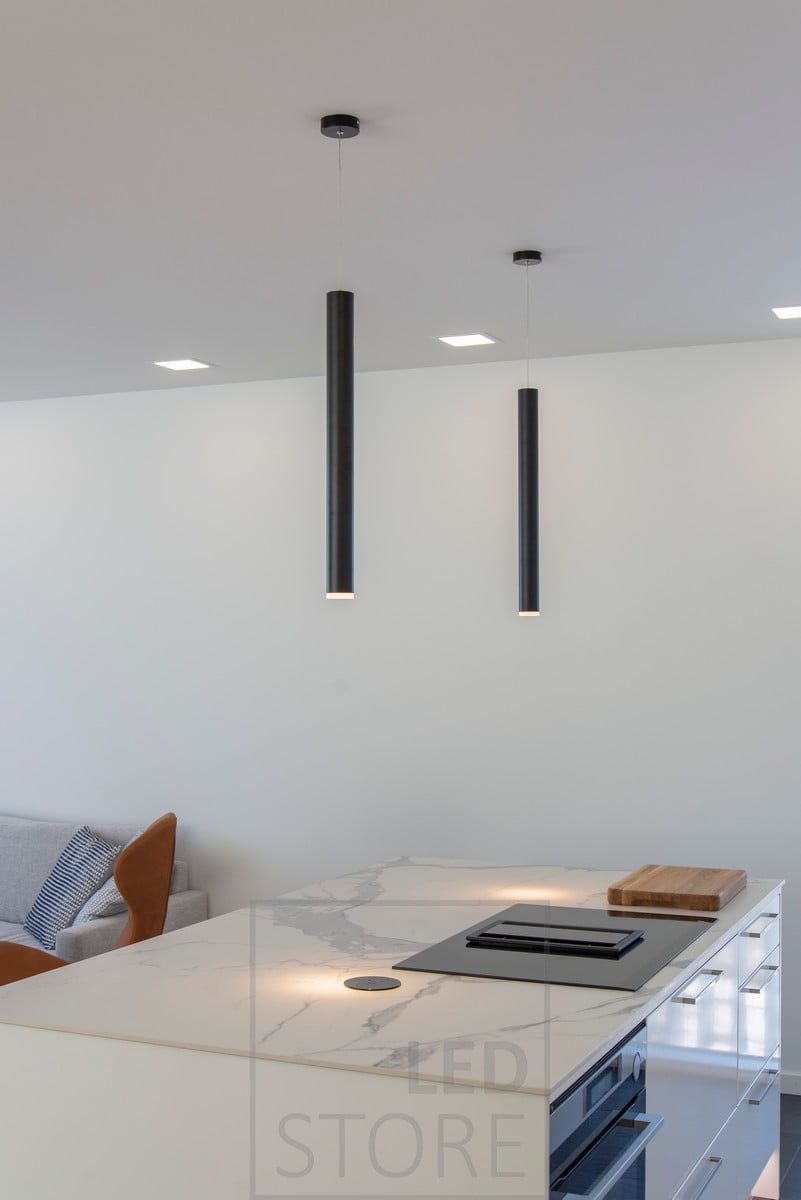 Led-pendellampor ovanför ön som dekorativa element och som stämningsbelysning. Ledstore.fi
