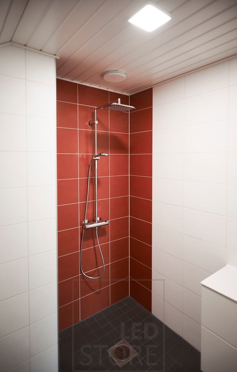 Badrumsbelysning med led-panel. Mångsidigheten med att använda ledpaneler ökar ytterligare genom att LedStores ledpanelarmaturer är fuktsäkra (IP44 och IP54) och dimbara. Ledstore.fi