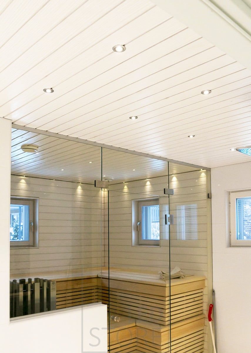 Atmosfärisk spotbelysning i tvättrummet och bastun. Små 3W spotlights i tvättrummet och 1W bastuspotlights i bastun. Ledstore.fi