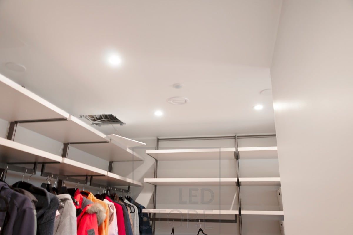 Spotlighting i garderoben. Ledstore.fi
