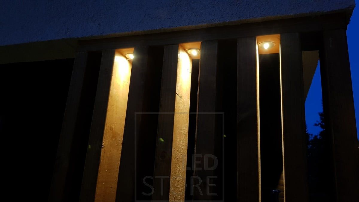1 watt strålkastare som lyser upp mellan gränserna och framhäver detaljerna. Ledstore.fi