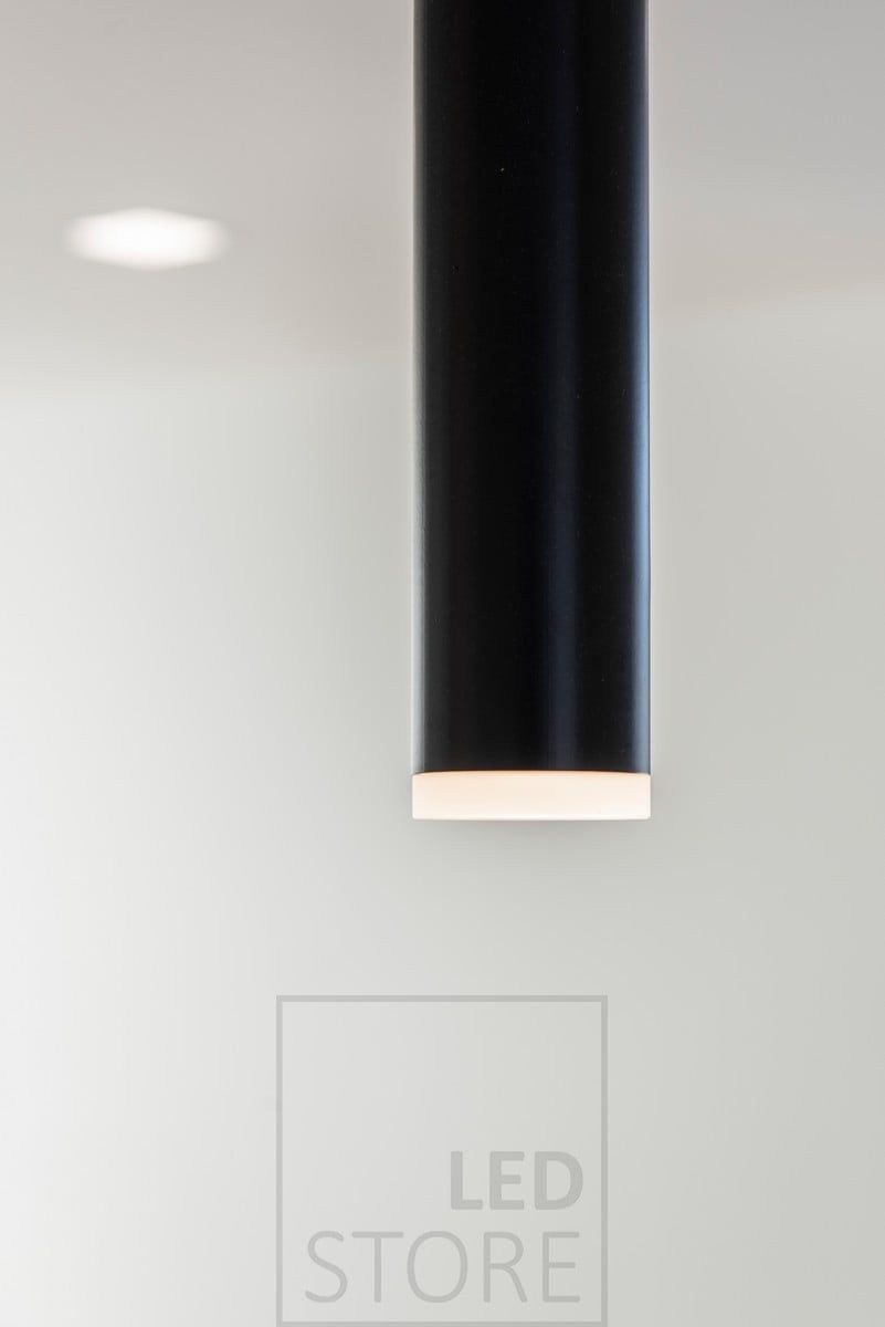 Närbild av en pendellampa. Ledstore.fi