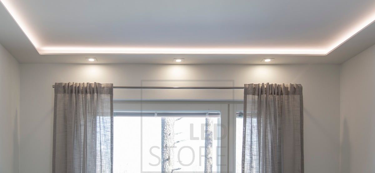 Mjuk och stämningsfull belysning med LED-lister och spotlights i en downlightklämma. Ledstore.fi