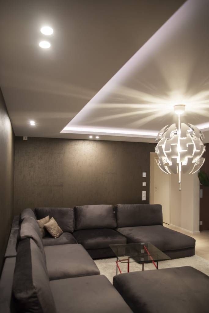 9W spotlights placerade sida vid sida på väggen som riktbelysning för biorummet. © LedStore