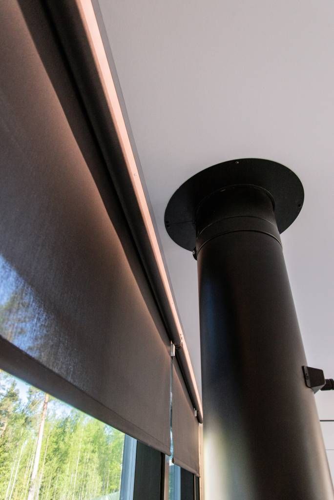 Grön bakgrund med "LED STORE" i stora bokstäver inuti en vit kvadrat, perfekt för energieffektiva belysningslösningar.